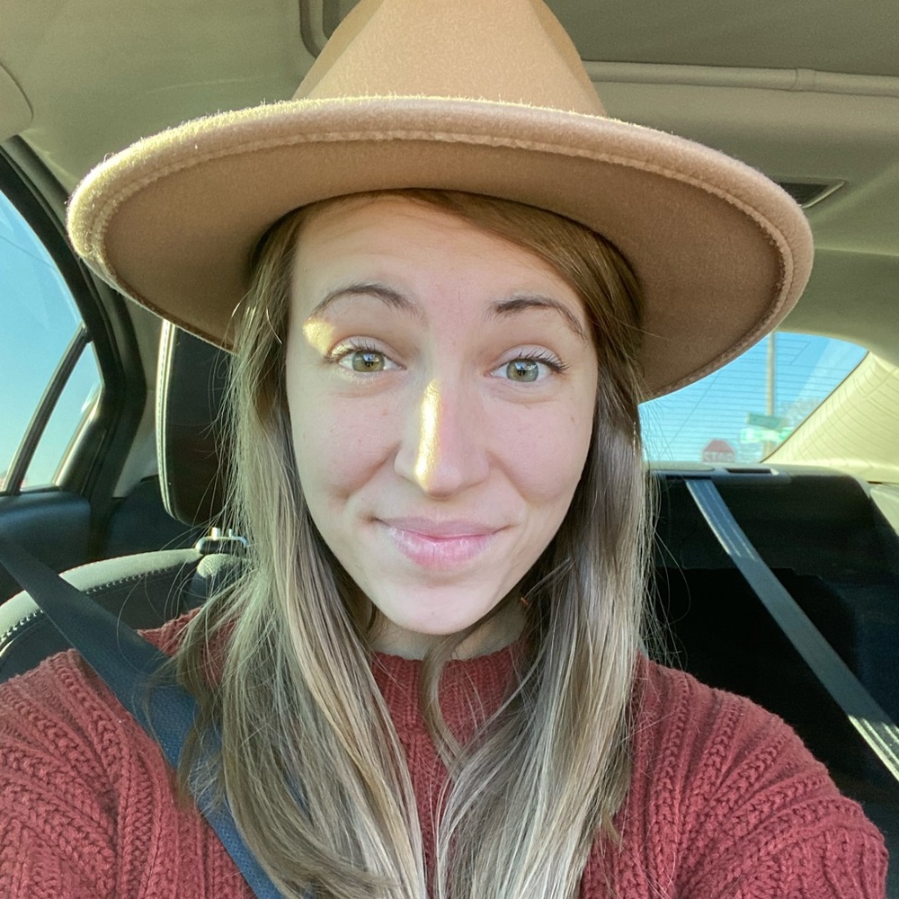 Meet your Posher, Courtney